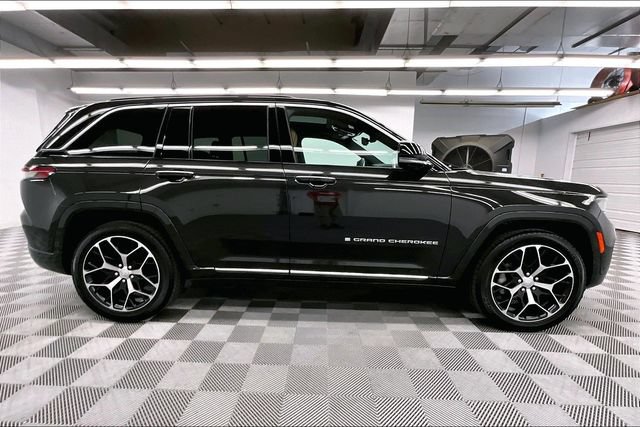 Used 2024 Jeep Grand Cherokee Summit AWD/4WD image 15