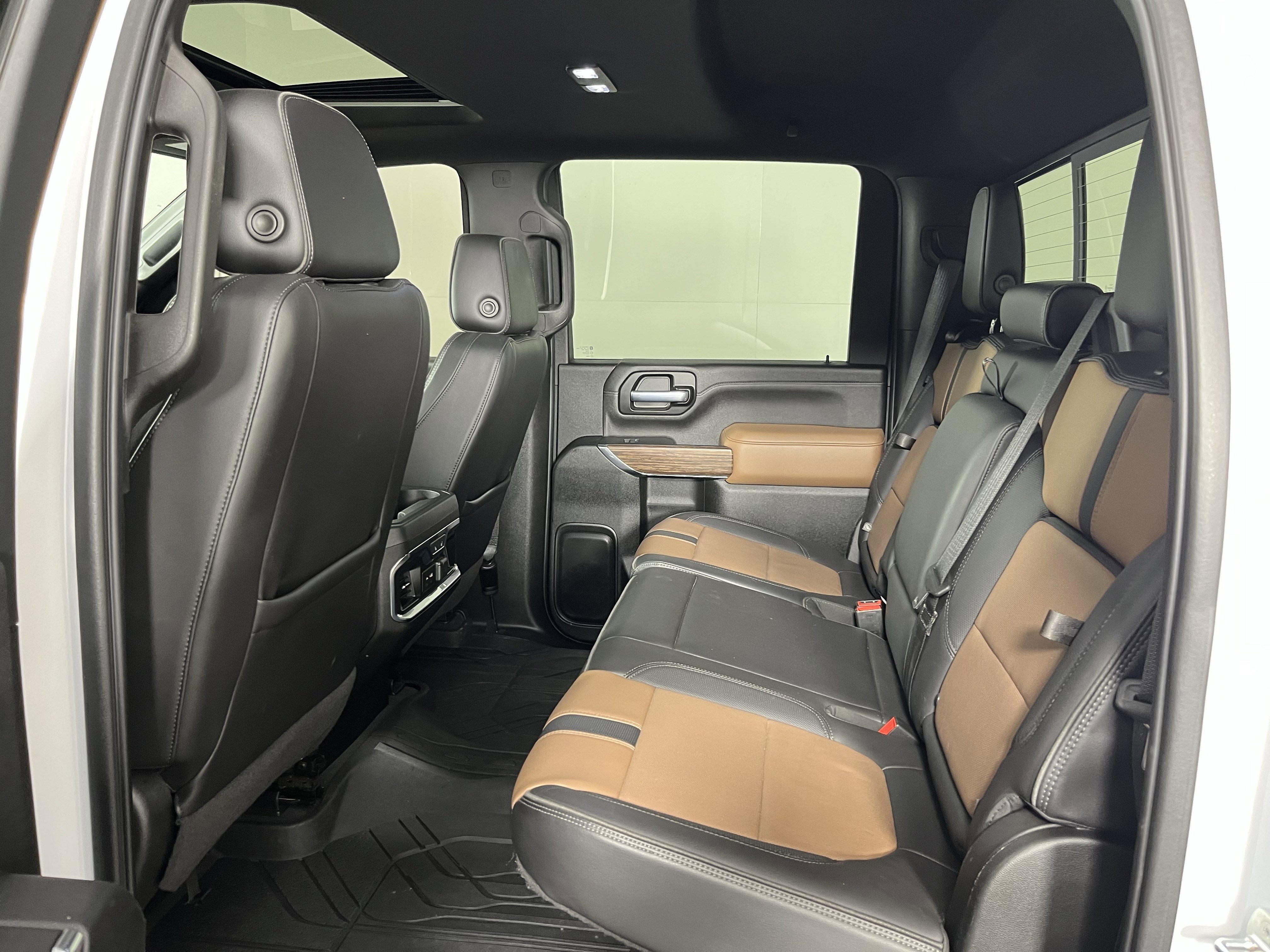 Used 2021 Chevrolet Silverado 2500 High Country w/ Z71 Off-Road Package image 12