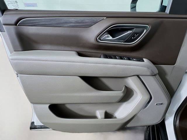 Used 2022 GMC Yukon XL SLT w/ SLT Luxury Package image 34