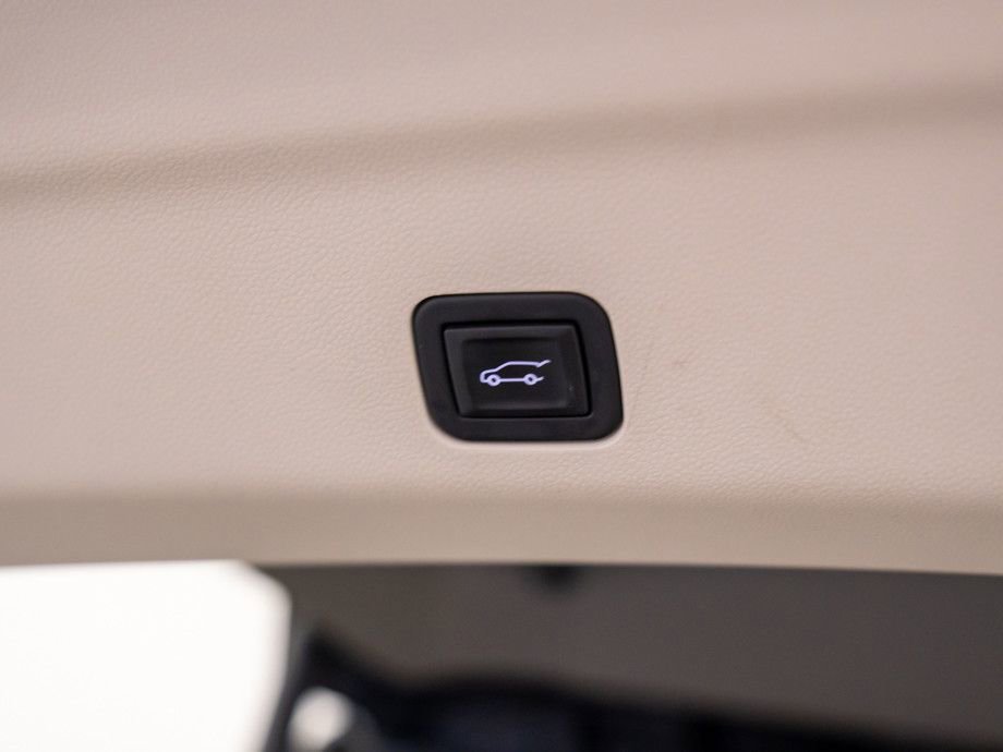 Certified 2024 Cadillac Escalade Sport Platinum w/ LPO, ONYX Package image 36