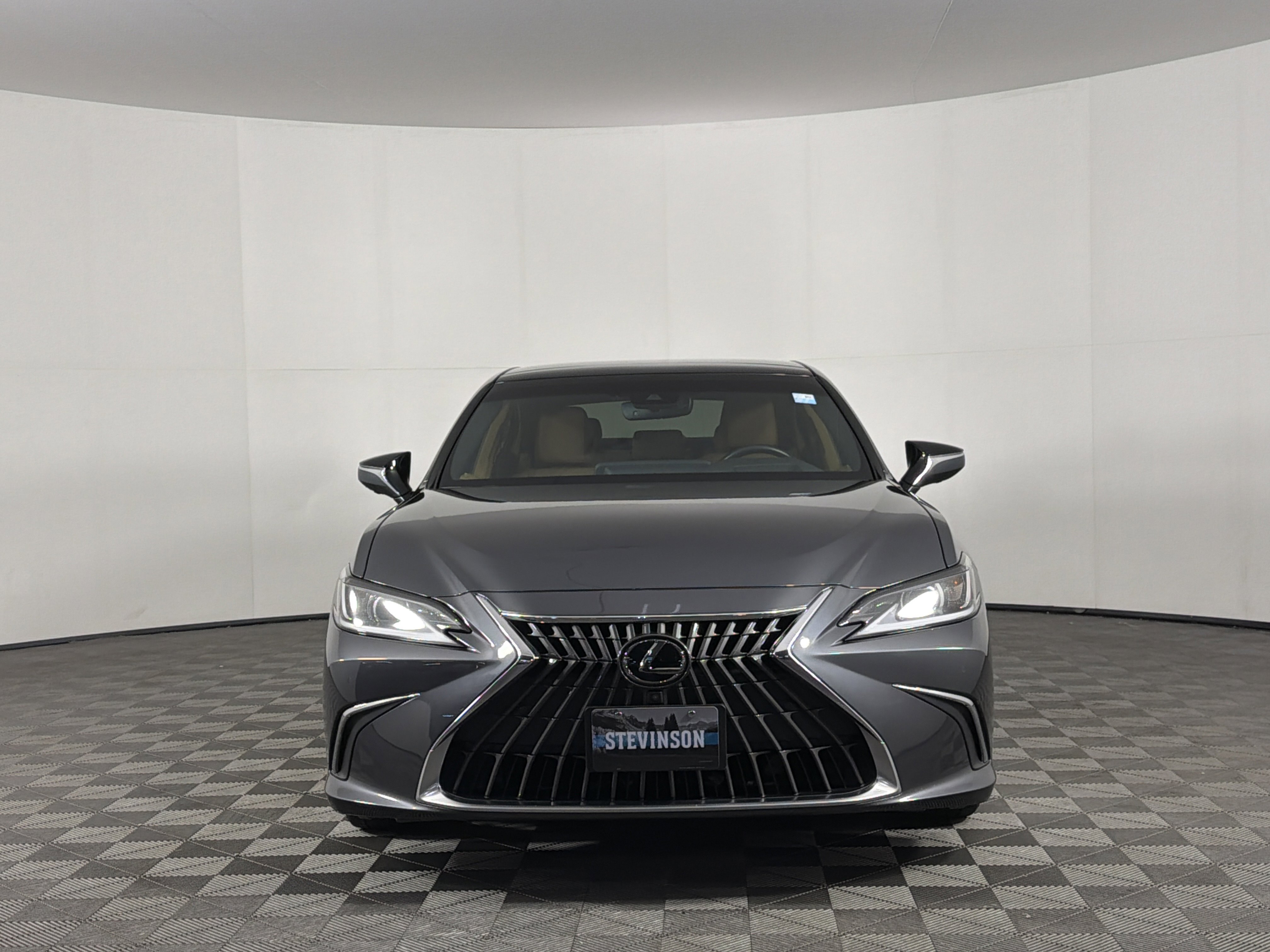 Used 2022 Lexus ES 350 w/ Luxury Package image 2