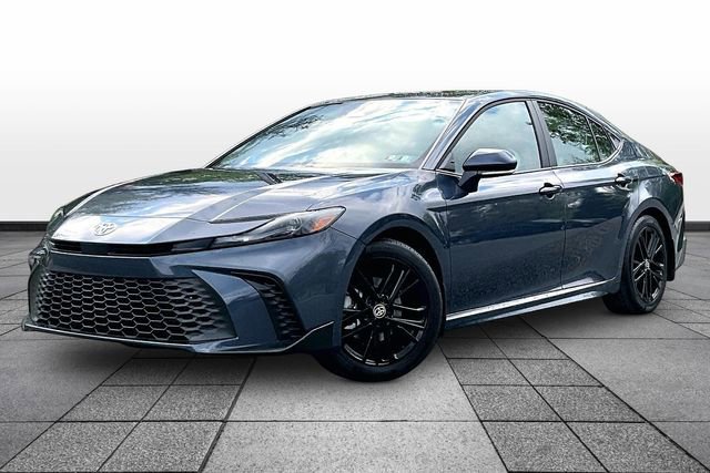 Used 2026 Toyota Camry SE image 4