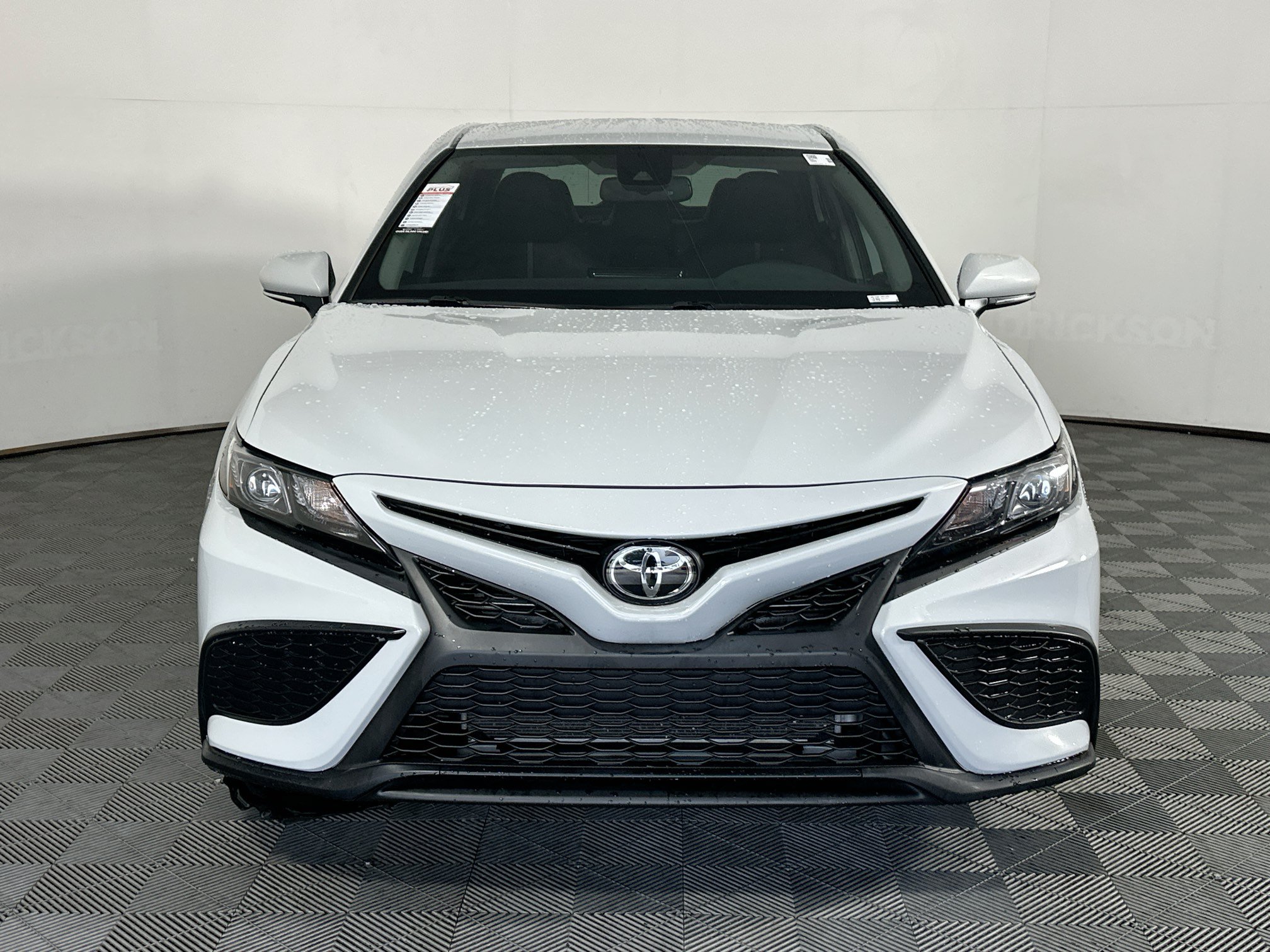 Used 2024 Toyota Camry SE w/ Convenience Package FWD image 8