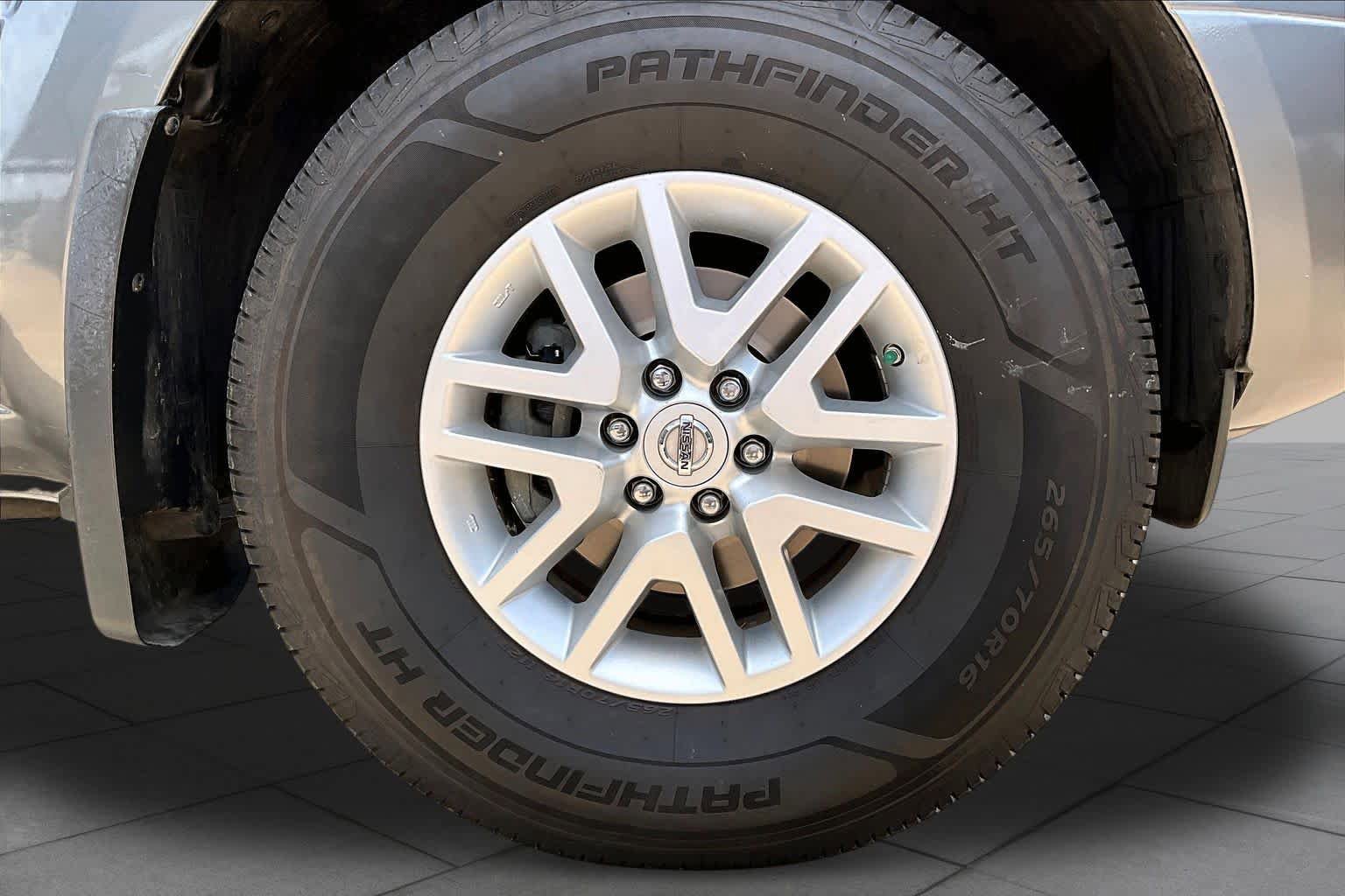Used 2018 Nissan Frontier SV w/ Value Truck Package RWD image 11