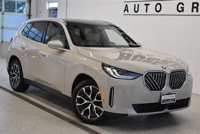 Used 2025 BMW X3 xDrive30i w/ Premium Package AWD/4WD video 1