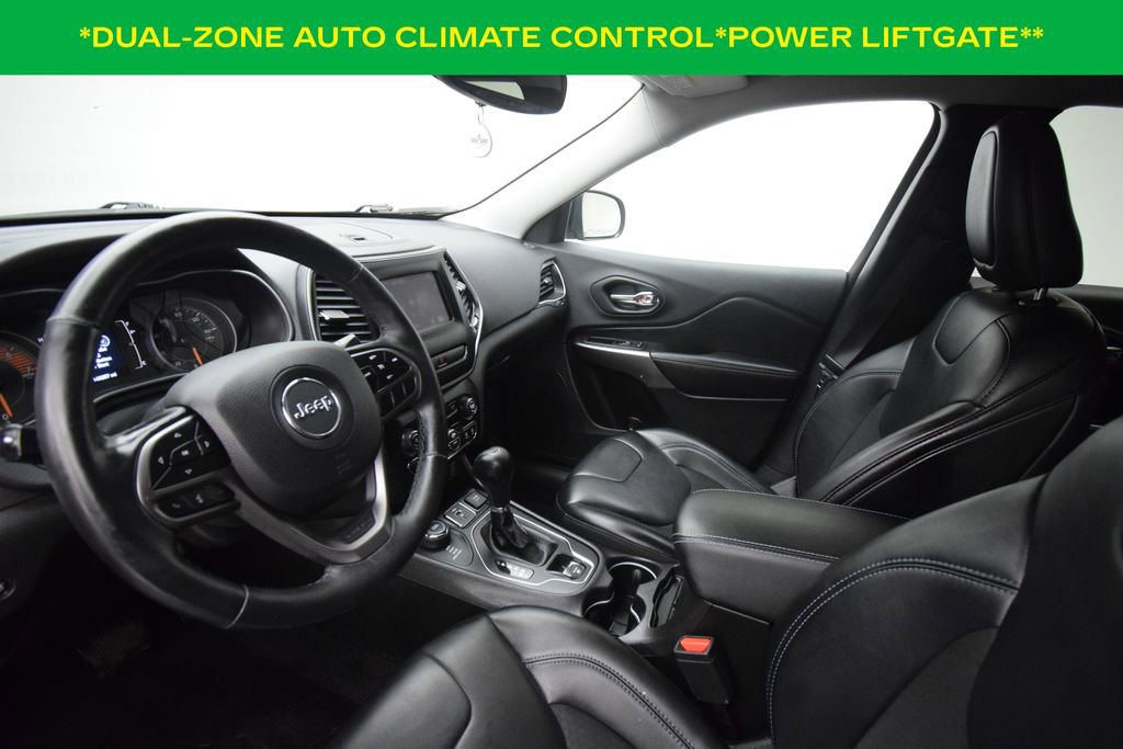 Used 2019 Jeep Cherokee Latitude Plus w/ Comfort/Convenience Group image 8