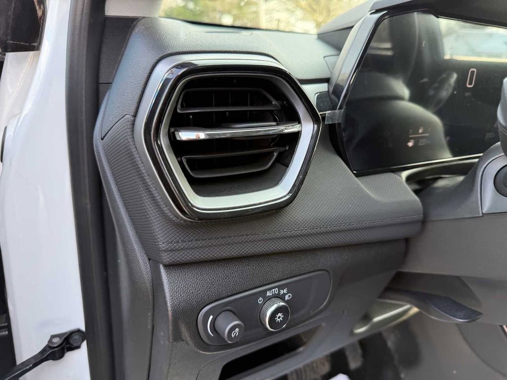 Used 2026 Chevrolet TrailBlazer LT w/ Convenience Package image 15