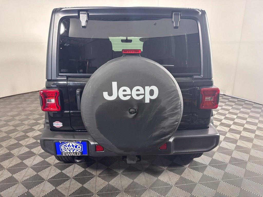 Used 2023 Jeep Wrangler Unlimited Sahara w/ LED Lighting Group AWD/4WD image 8