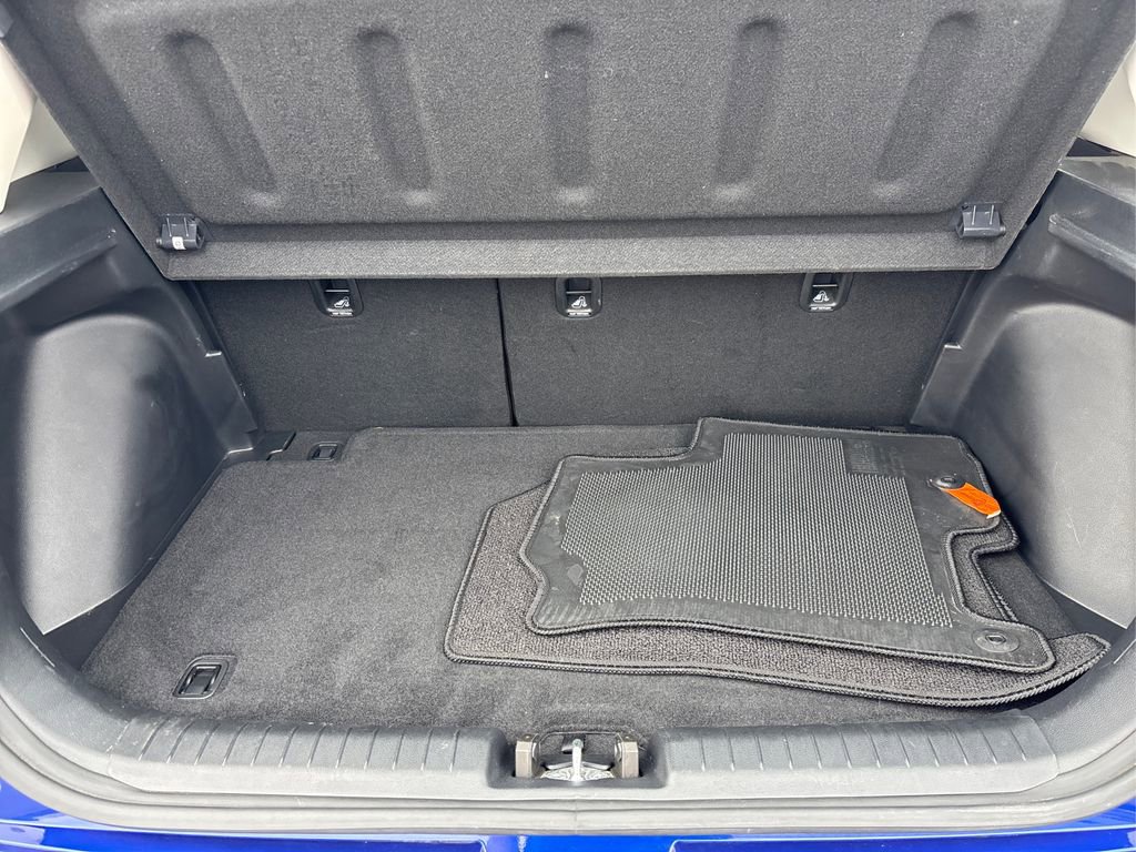 Certified 2023 Hyundai Venue Limited w/ Cargo Package image 11