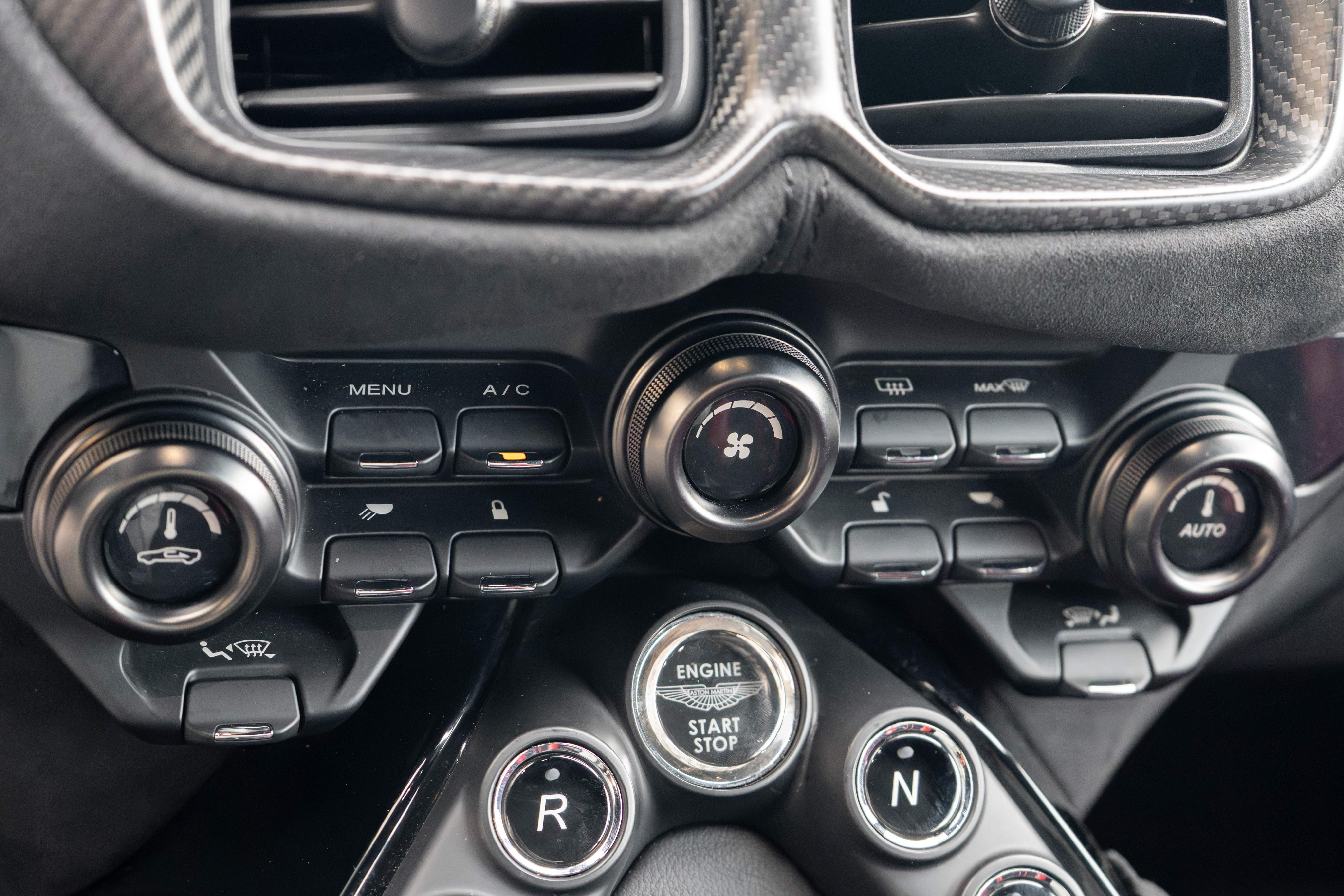 Used 2020 Aston Martin V8 Vantage Coupe RWD image 22