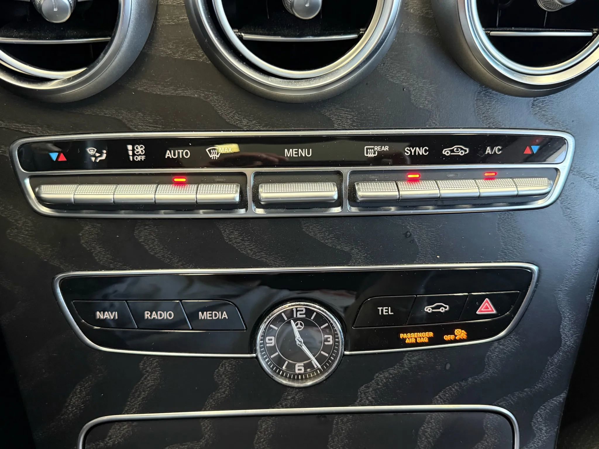 Used 2019 Mercedes-Benz C 300 4MATIC Sedan image 18