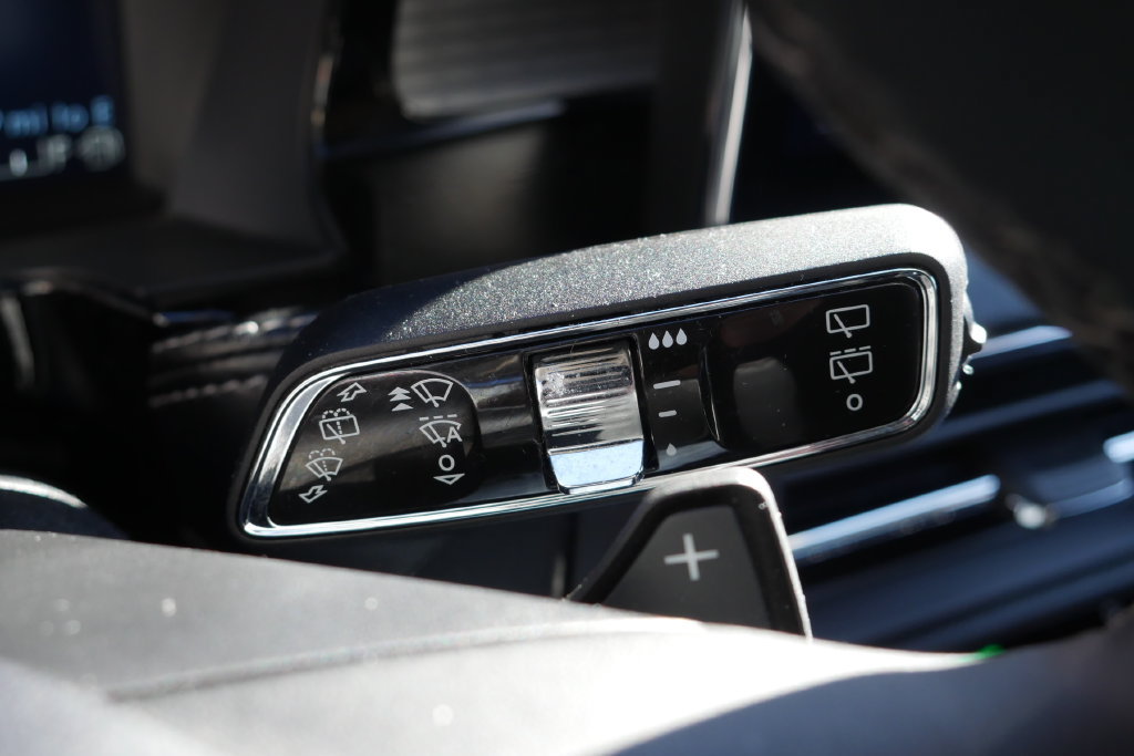 Used 2024 Lincoln Corsair AWD w/ Equipment Group 101A image 24