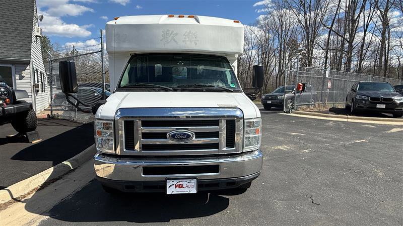 Used 2015 Ford E-350 and Econoline 350 Super Duty w/ Shuttle Bus Prep Package image 7
