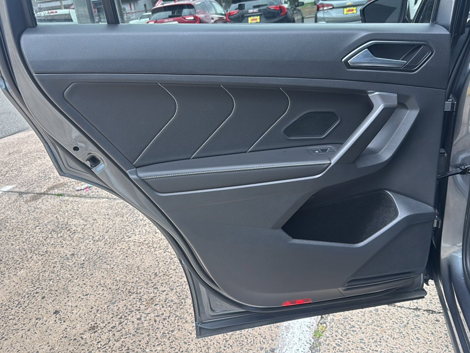Used 2022 Volkswagen Tiguan SE AWD/4WD image 22