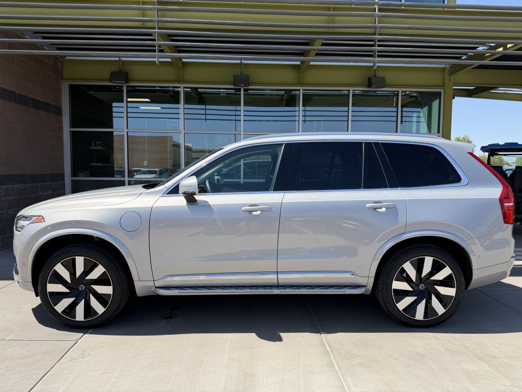 Used 2024 Volvo XC90 T8 Plus w/ Protection Package Premier AWD/4WD image 7