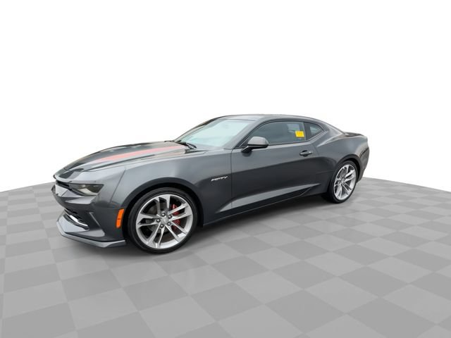 Used 2017 Chevrolet Camaro LT RWD image 4