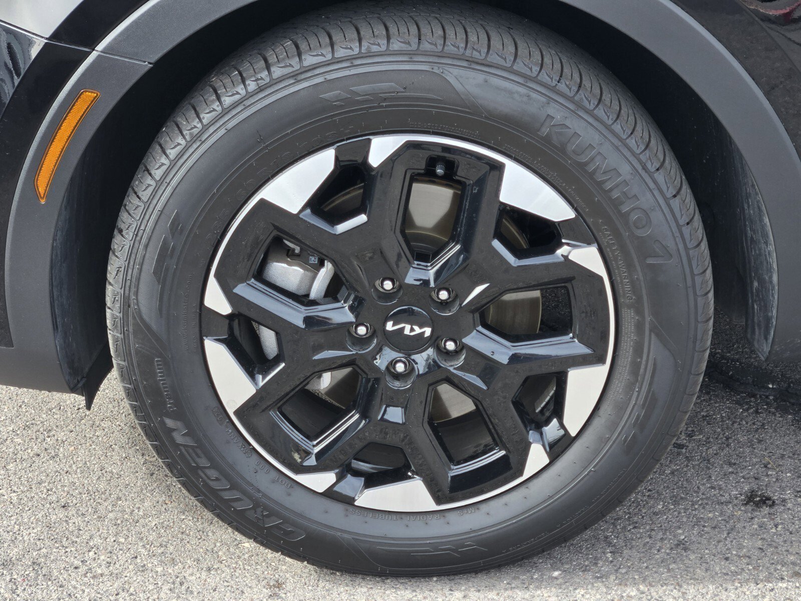 Certified 2025 Kia Sorento S image 10