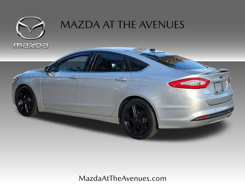 Used 2016 Ford Fusion SE image 5