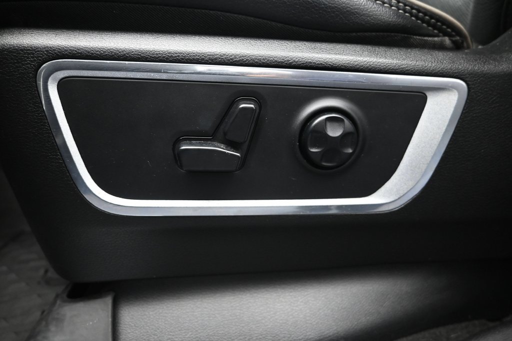 Used 2019 RAM 1500 Laramie RWD image 11