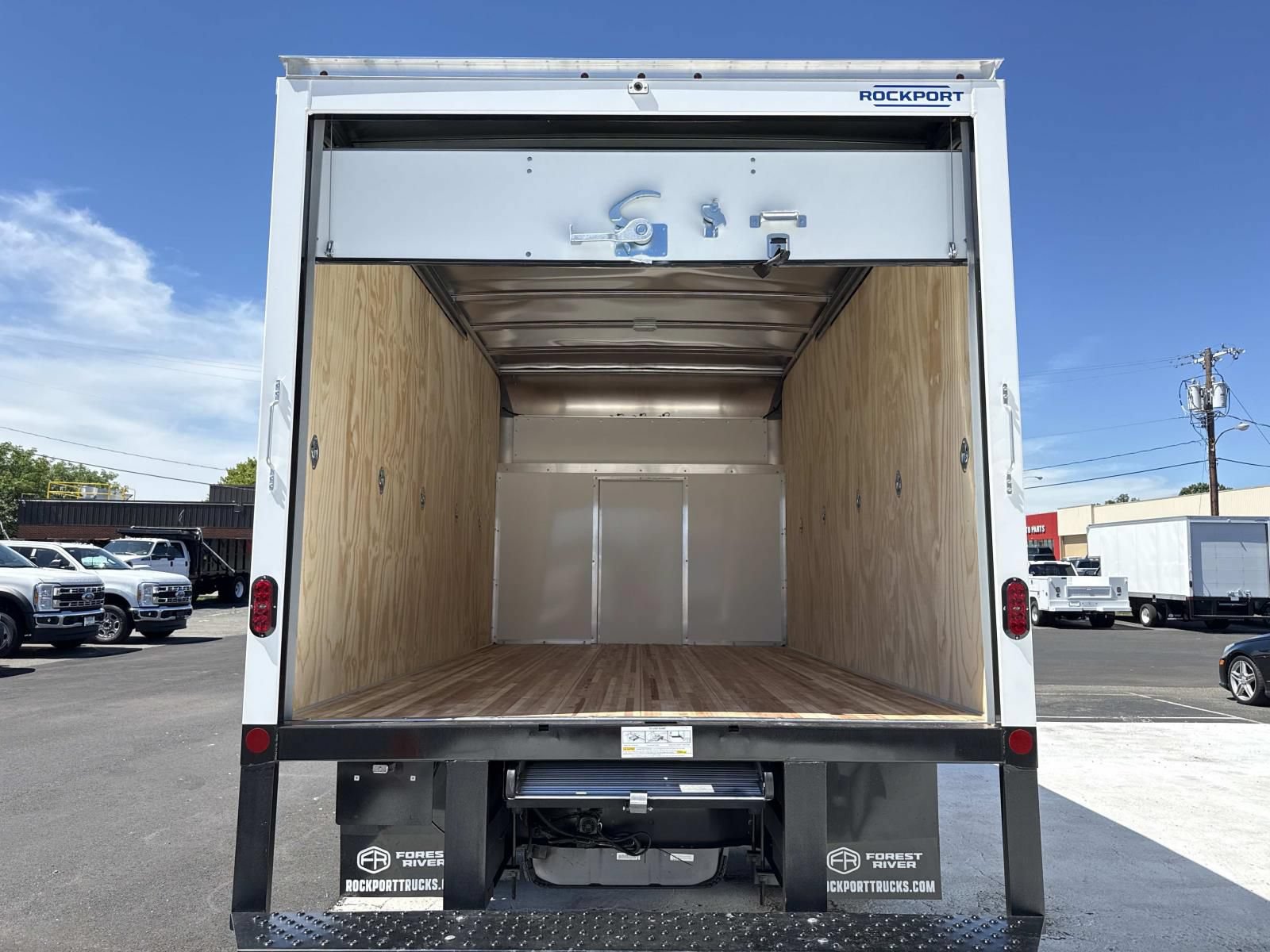 New 2027 Ford E-350 and Econoline 350 Super Duty w/ Power Equipment Group RWD image 11