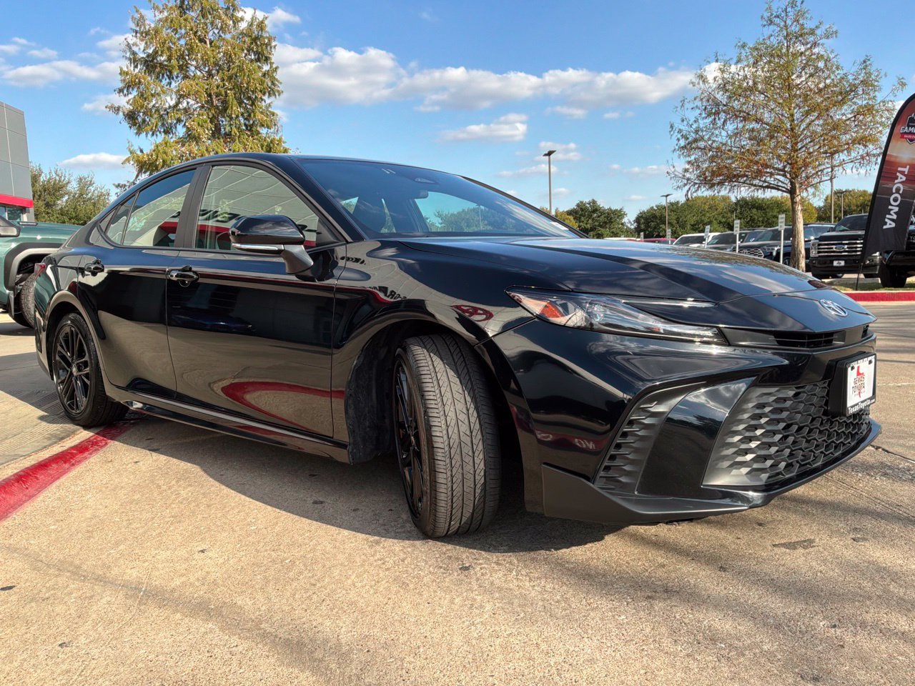 Used 2026 Toyota Camry SE FWD image 4