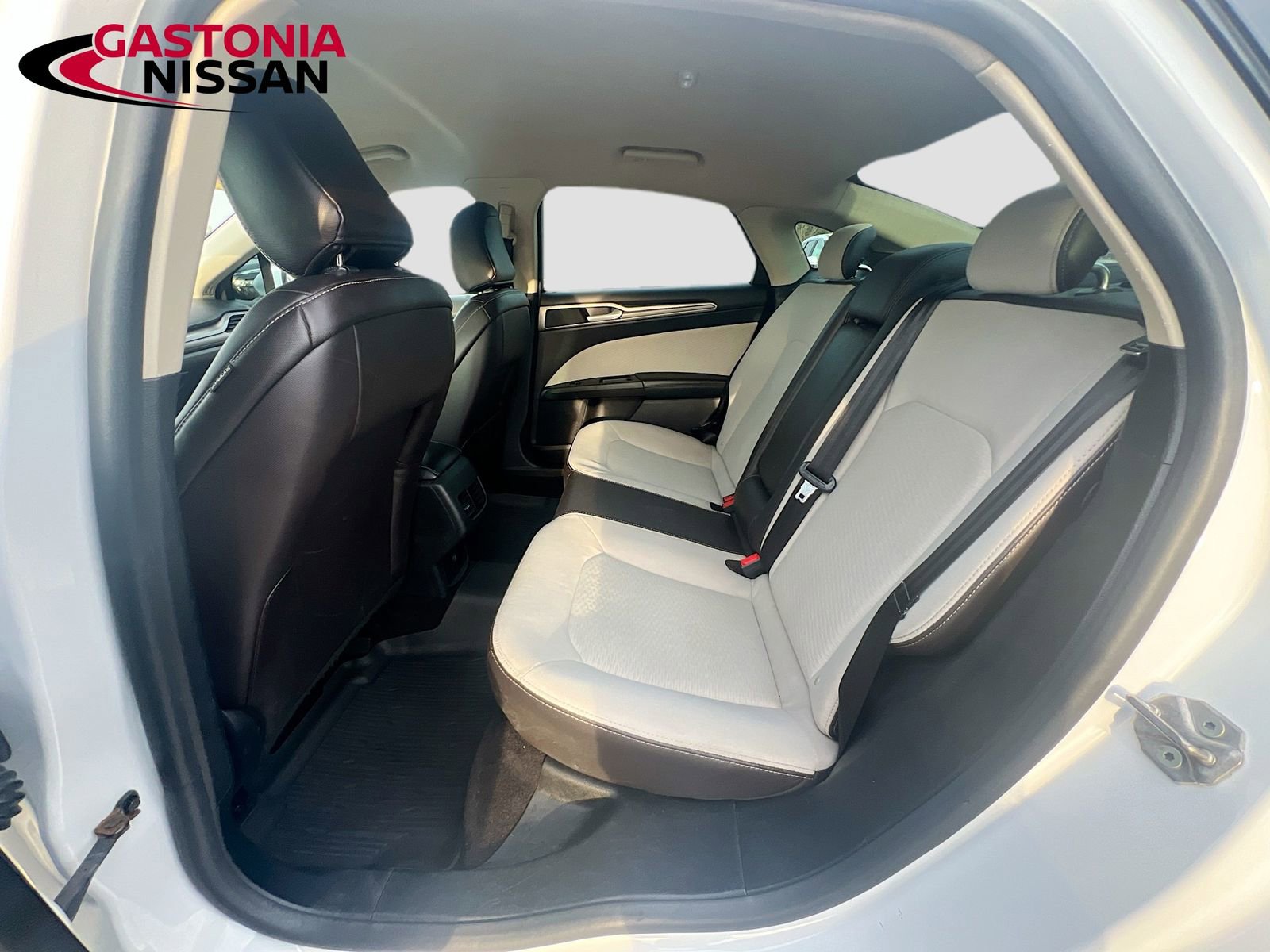 Used 2020 Ford Fusion SE w/ Equipment Group 151A image 32