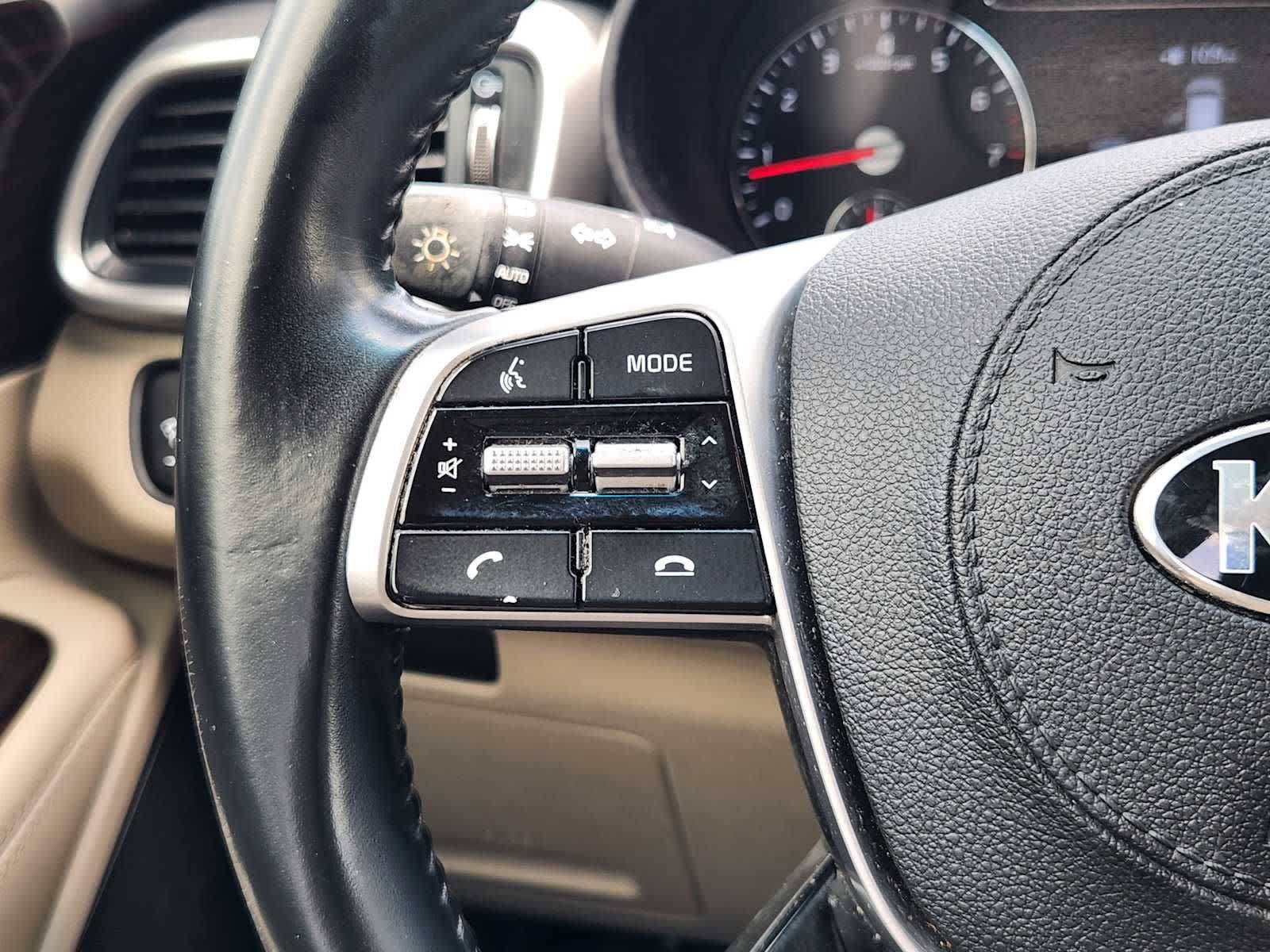 Used 2020 Kia Sorento S FWD image 26