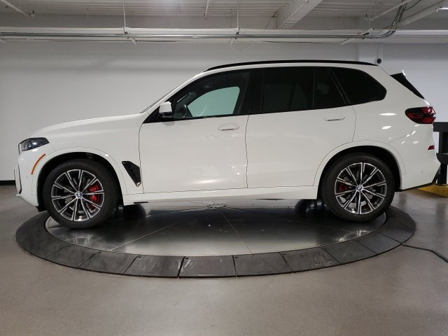 Used 2025 BMW X5 xDrive40i w/ M Sport Package AWD/4WD image 14