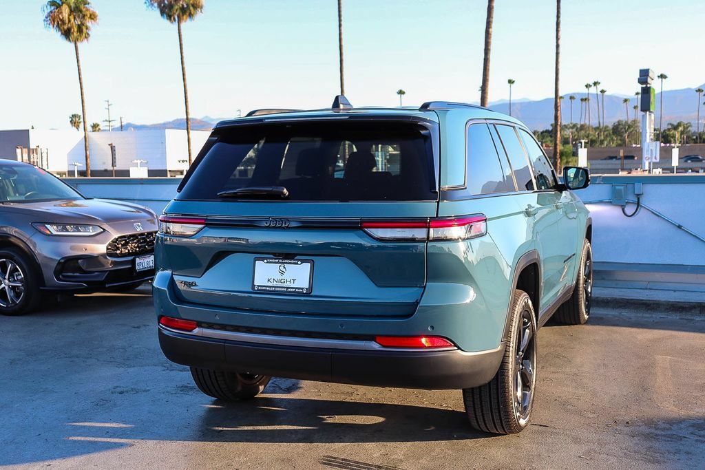 New 2026 Jeep Grand Cherokee Limited w/ Limited Altitude Package AWD/4WD image 9