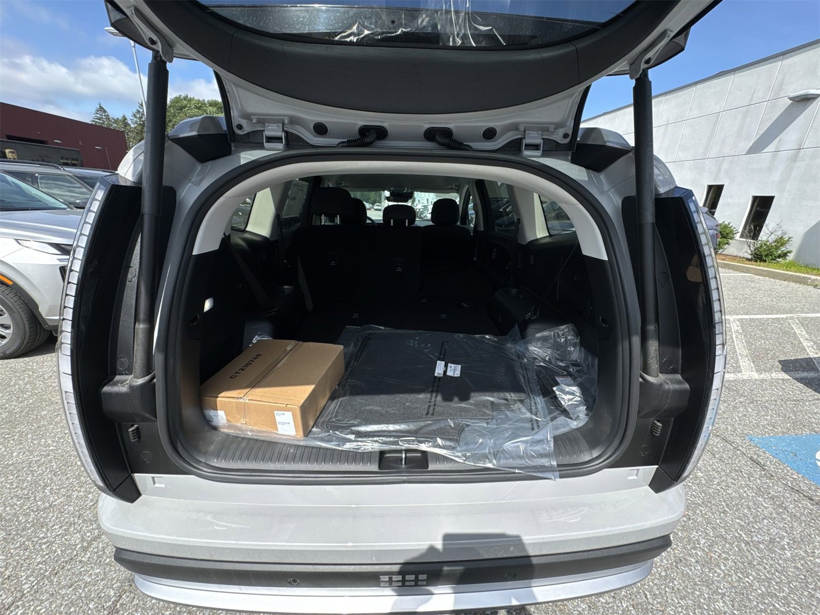 New 2026 Hyundai Ioniq 9 SE image 17