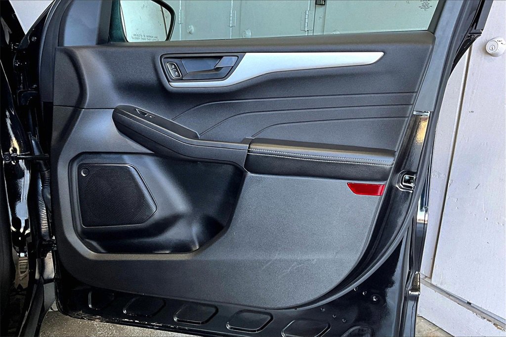 Certified 2022 Ford Escape SE w/ Cold Weather Package image 24