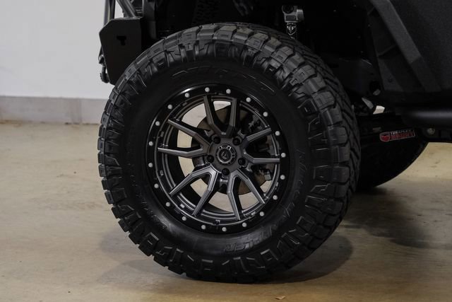 Used 2025 Jeep Gladiator Rubicon w/ Safety Group AWD/4WD image 9