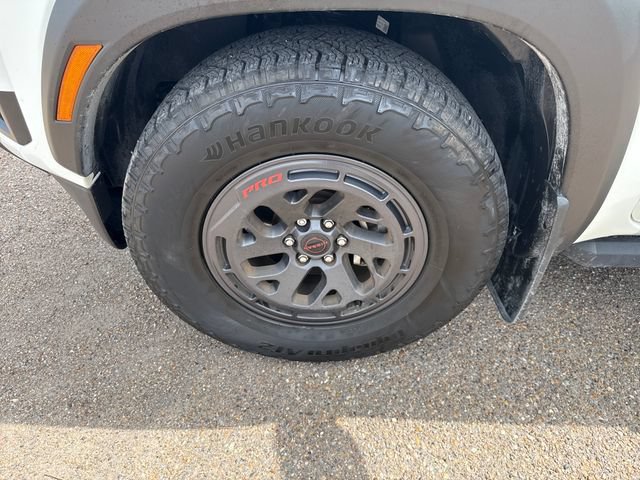 Certified 2025 Nissan Frontier Pro-X RWD image 14
