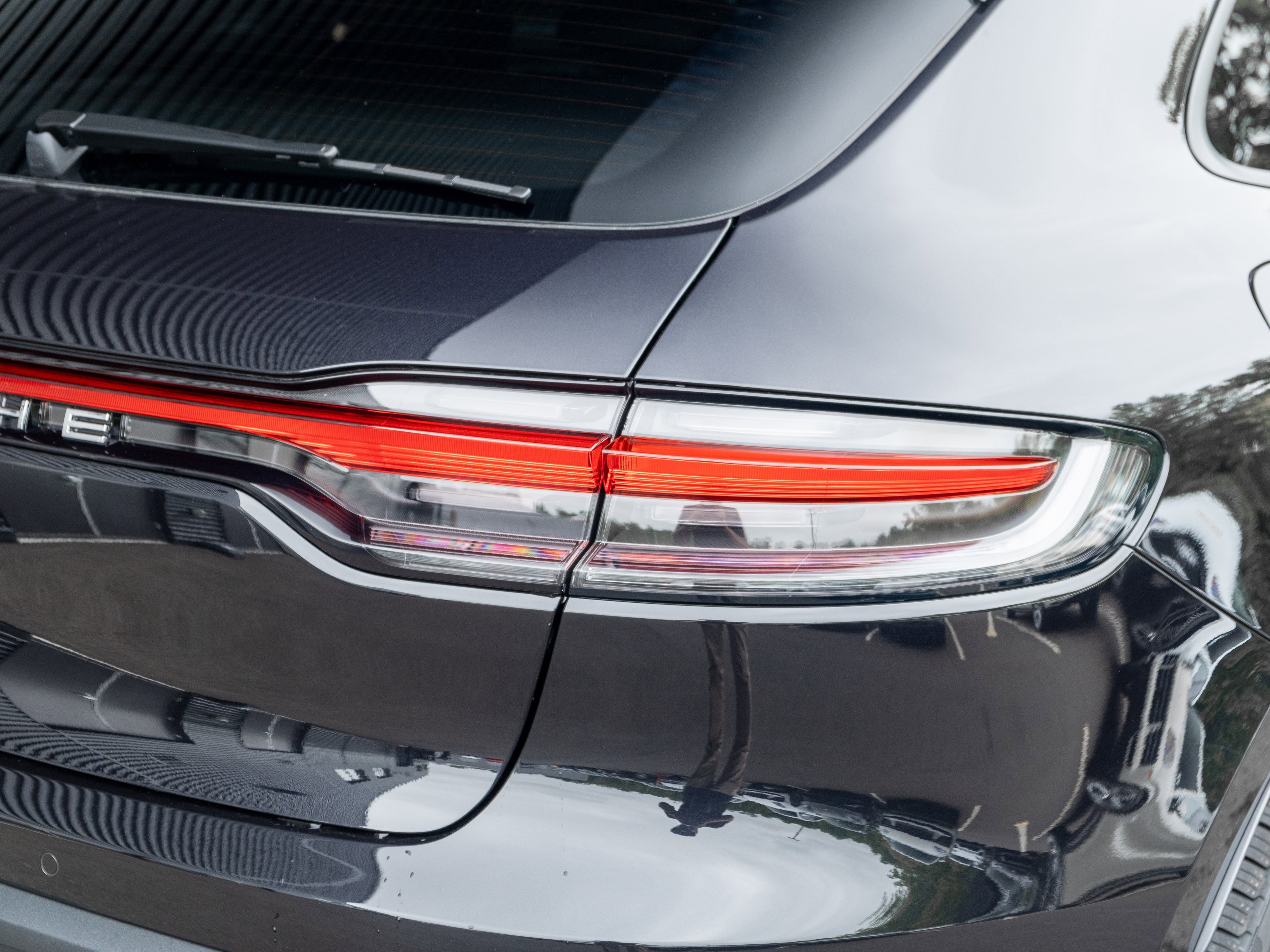 Certified 2025 Porsche Macan image 42