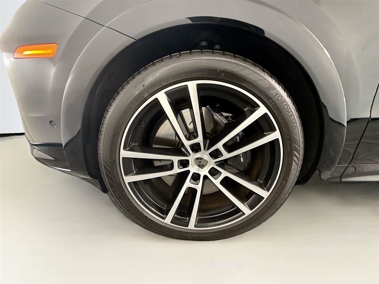 Used 2025 Porsche Cayenne Turbo image 30