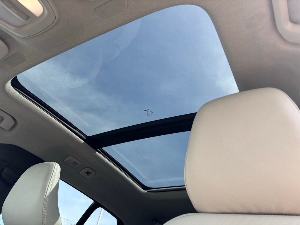 Certified 2023 Volvo XC40 B5 Plus w/ Driver Assist Package image 16