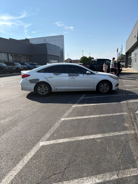 Used 2017 Hyundai Sonata SE FWD image 4
