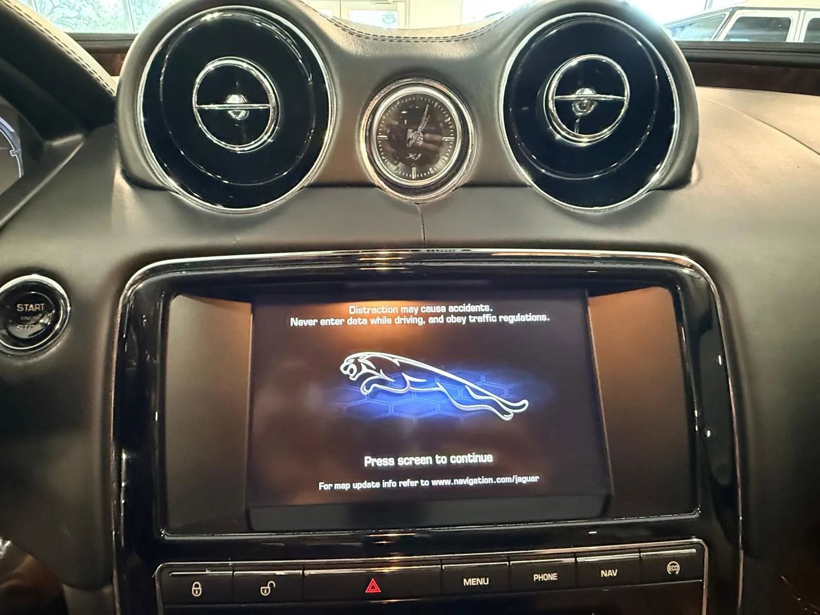 Used 2015 Jaguar XJ L Portfolio image 25