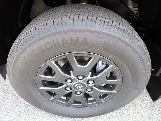 New 2026 Toyota 4Runner SR5 AWD/4WD image 11