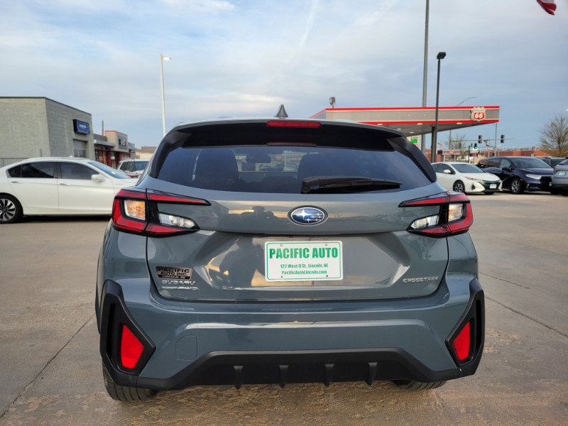 Used 2025 Subaru Crosstrek 2.0i image 6