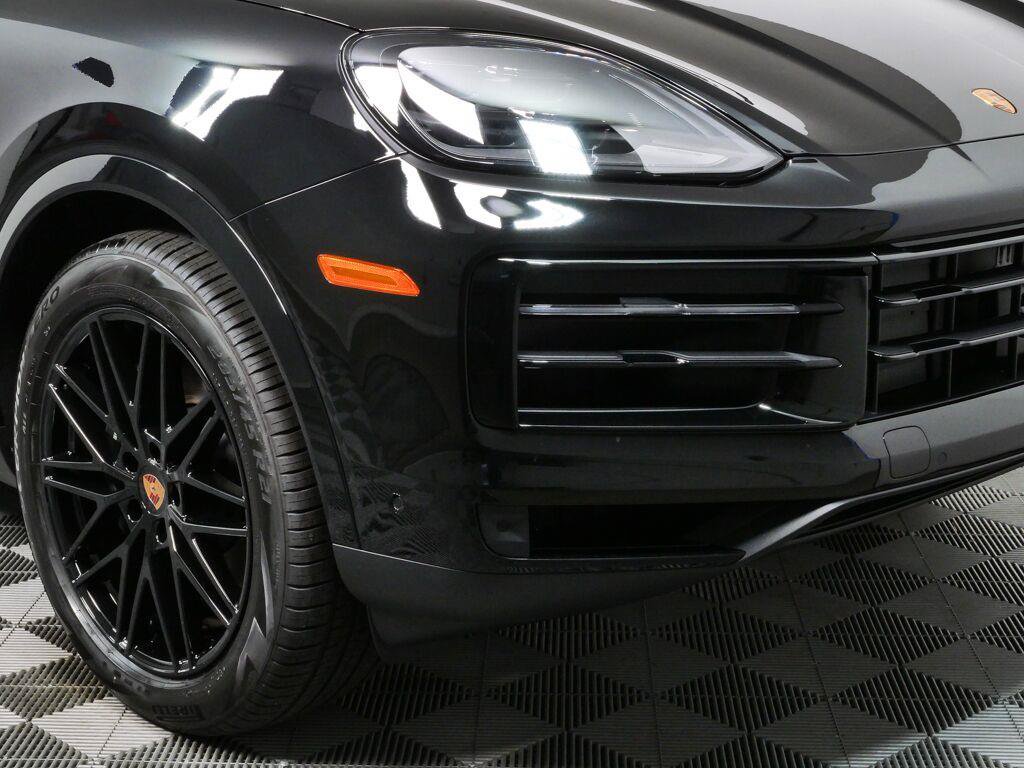 New 2026 Porsche Cayenne Coupe AWD/4WD image 38