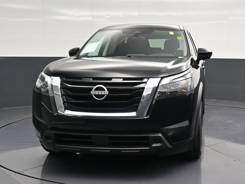 Used 2024 Nissan Pathfinder S image 6