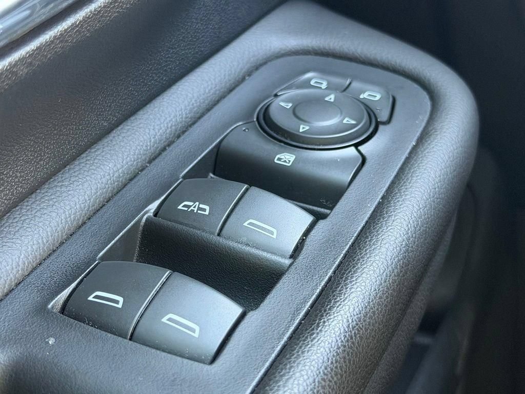 Used 2023 GMC Terrain SLT AWD/4WD image 26