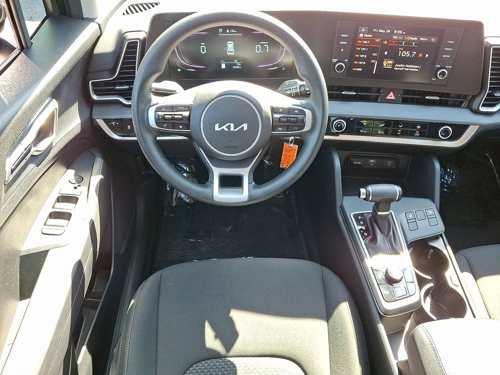 Used 2025 Kia Sportage LX AWD/4WD image 11