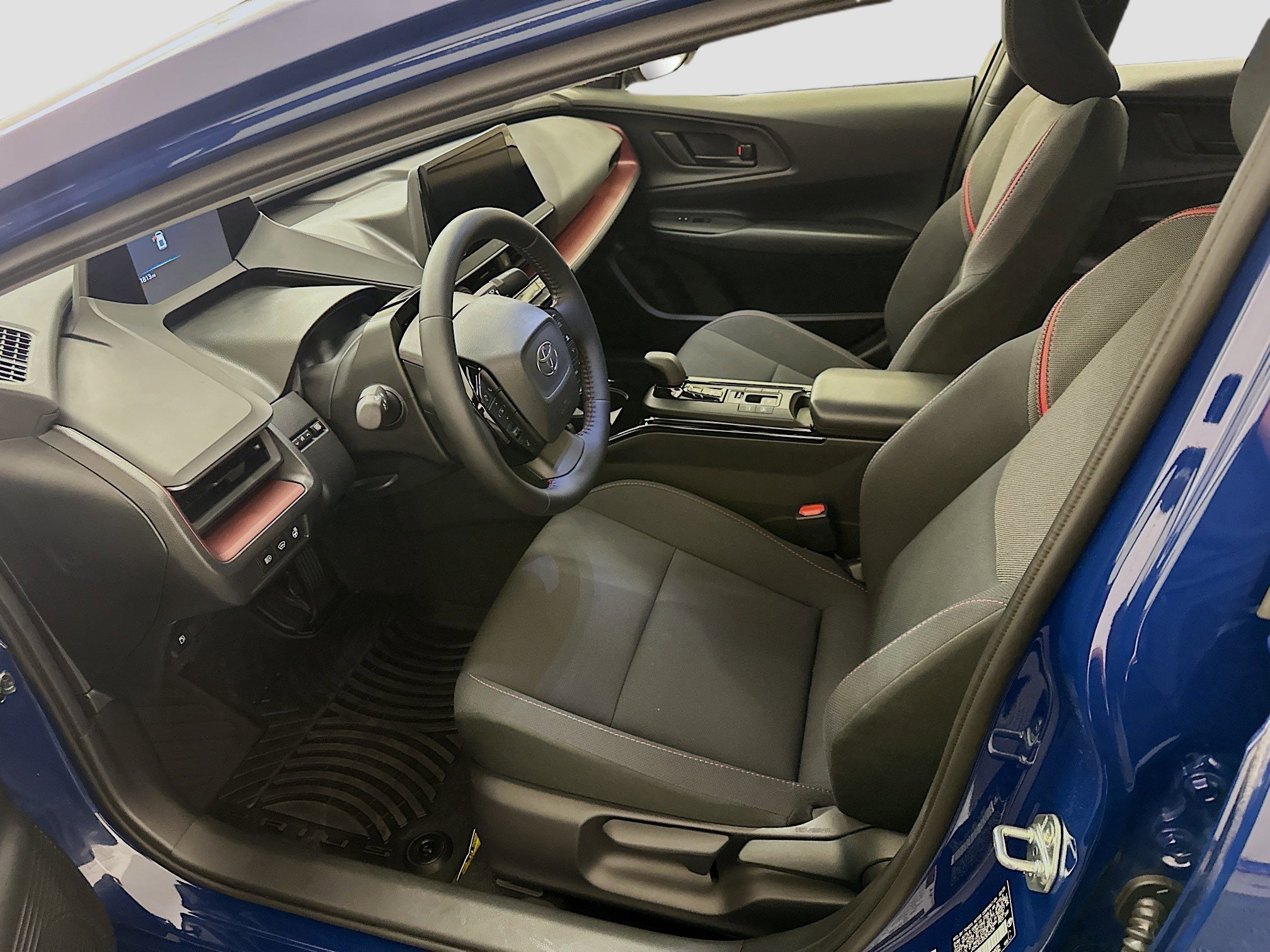 Used 2025 Toyota Prius Plug-In Hybrid image 13