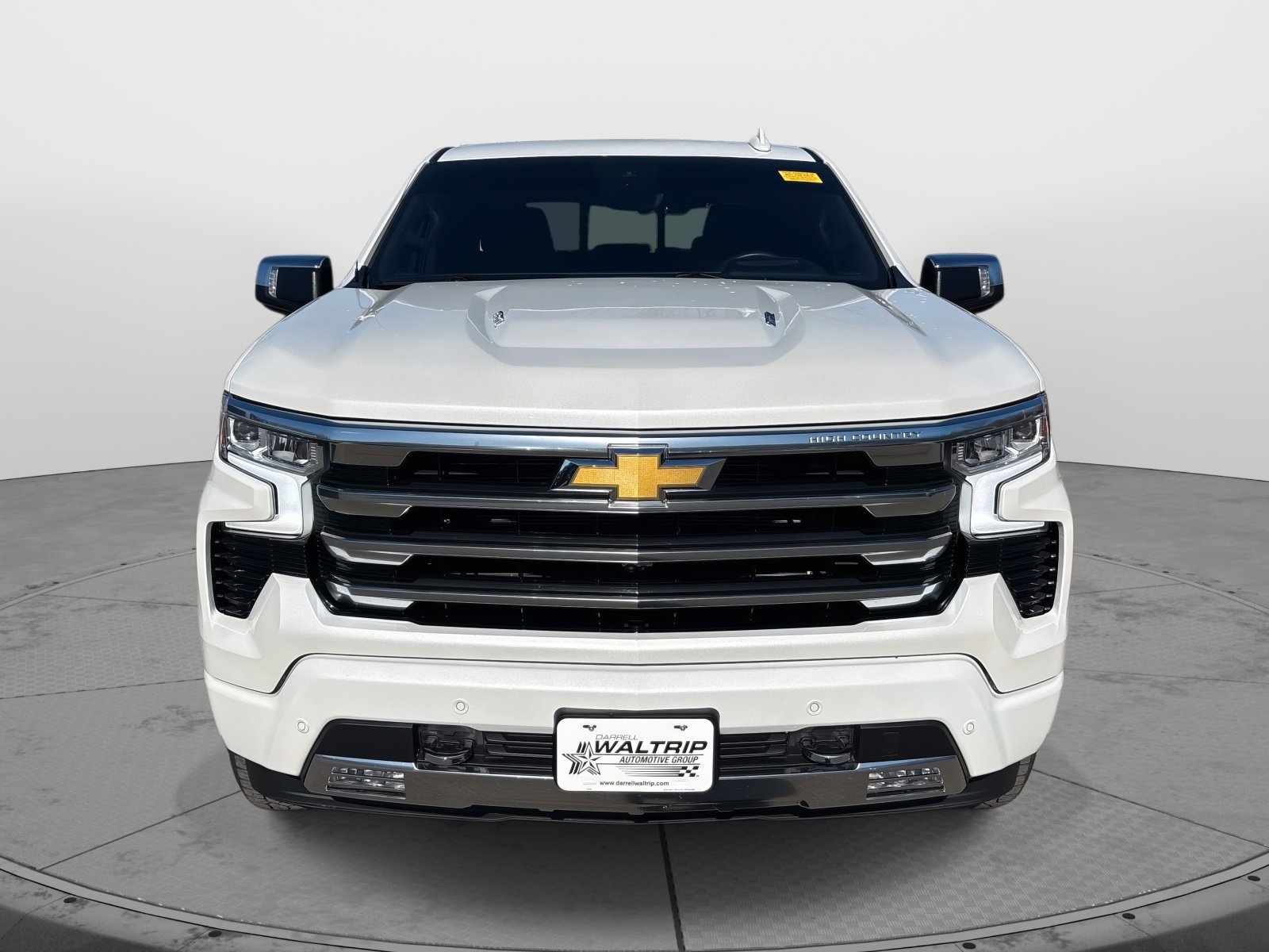 Used 2023 Chevrolet Silverado 1500 High Country w/ Technology Package image 2