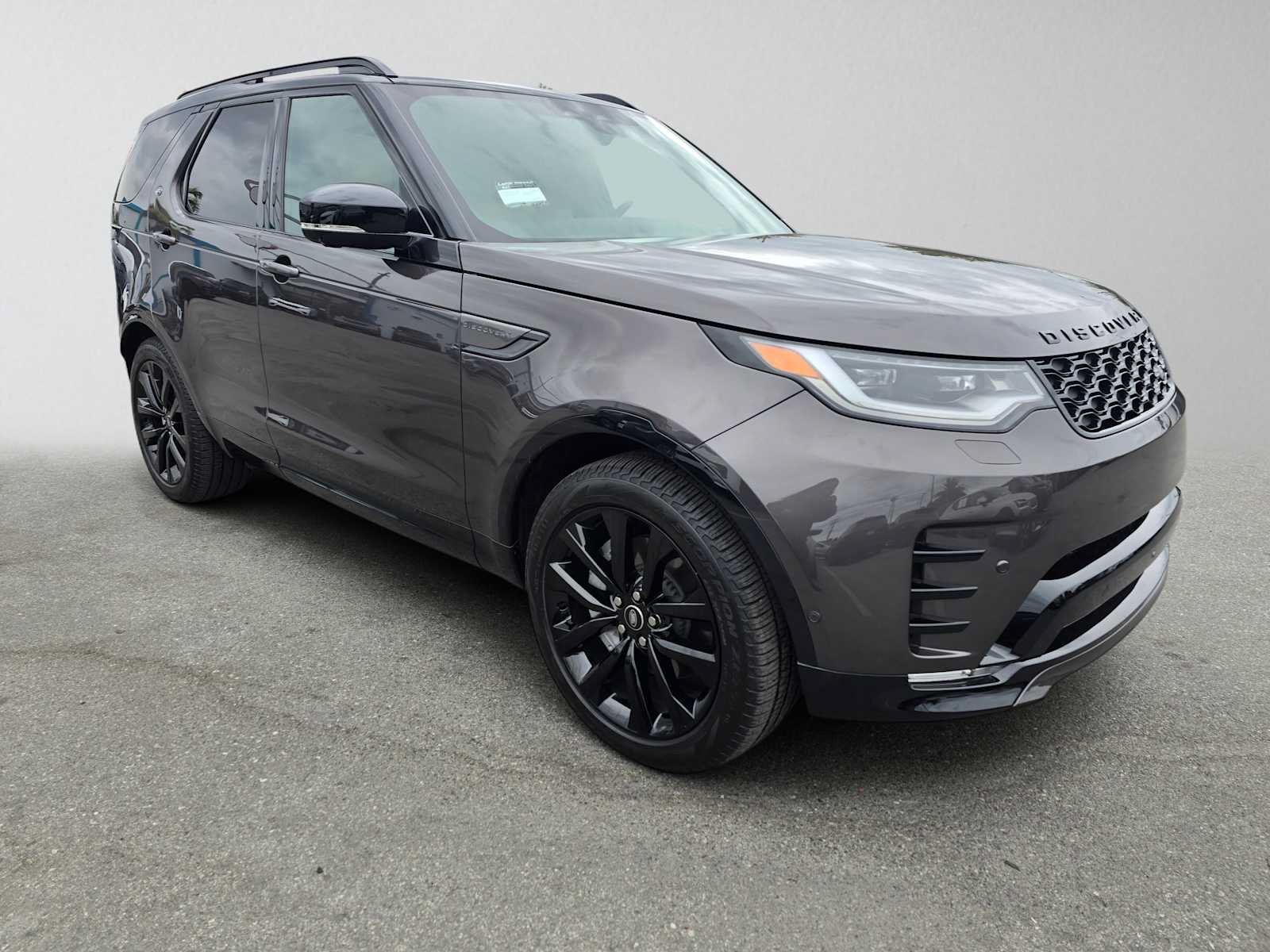 Used 2026 Land Rover Discovery Dynamic SE AWD/4WD image 7