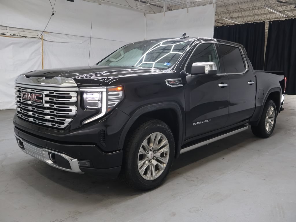 Used 2024 GMC Sierra 1500 Denali w/ Technology Package AWD/4WD image 3