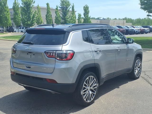 Used 2023 Jeep Compass Limited w/ Elite Group AWD/4WD image 4