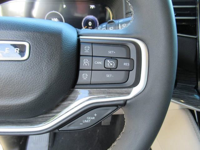 Used 2022 Jeep Wagoneer Series II AWD/4WD image 23